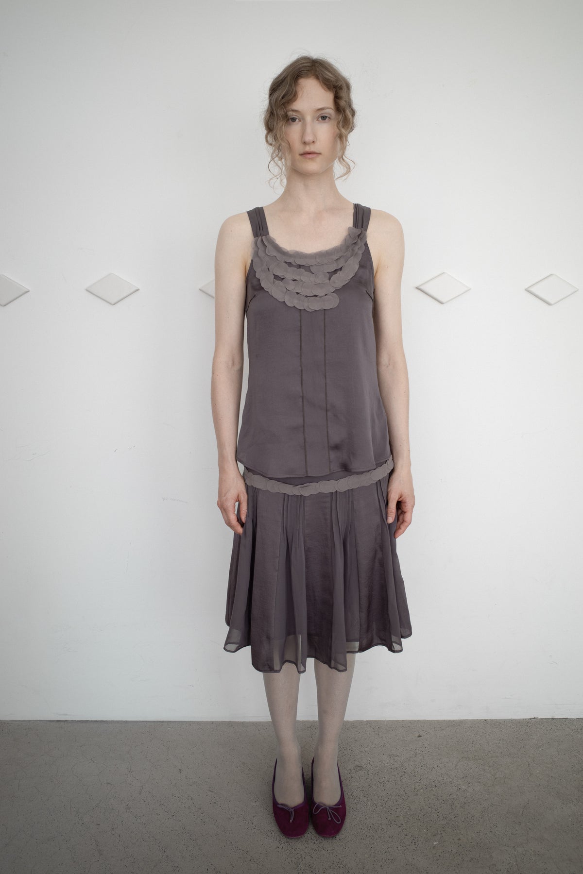 ORB APPLIQUE SKIRT (Charcoal)