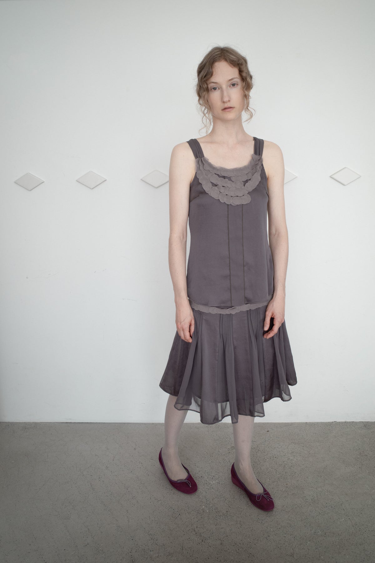 ORB APPLIQUE SKIRT (Charcoal)