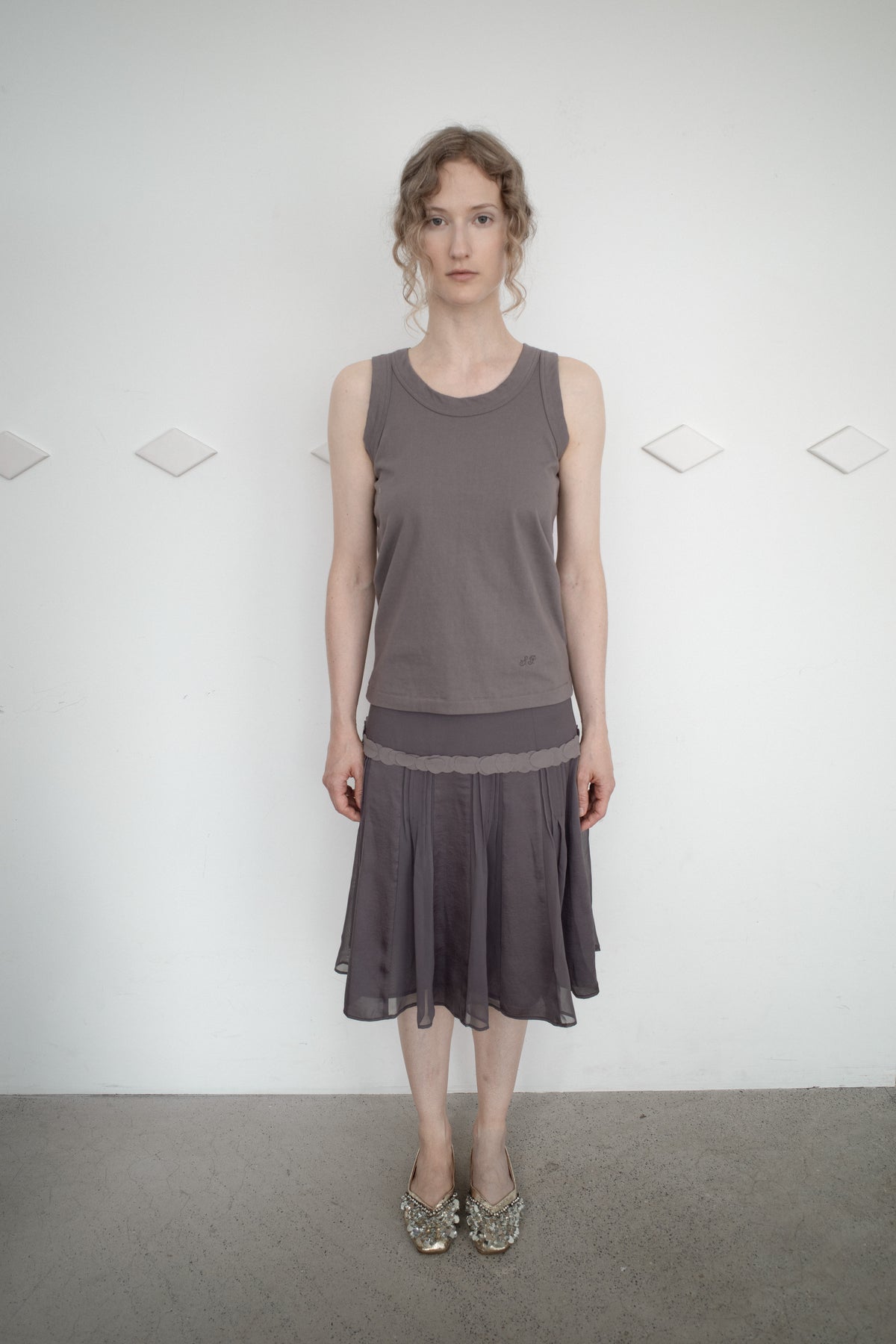 ORB APPLIQUE SKIRT (Charcoal)