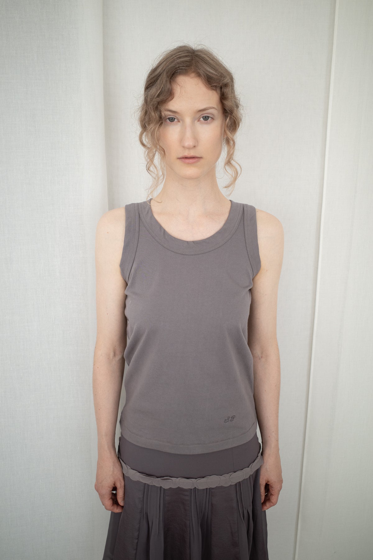 ORB APPLIQUE SKIRT (Charcoal)