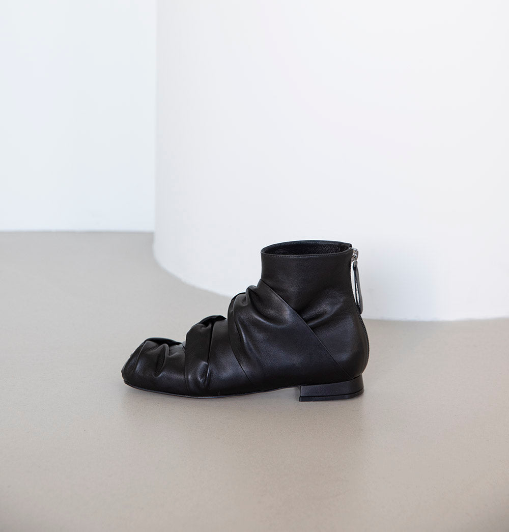 MOORE 3 Knotted Ankle Boots Black