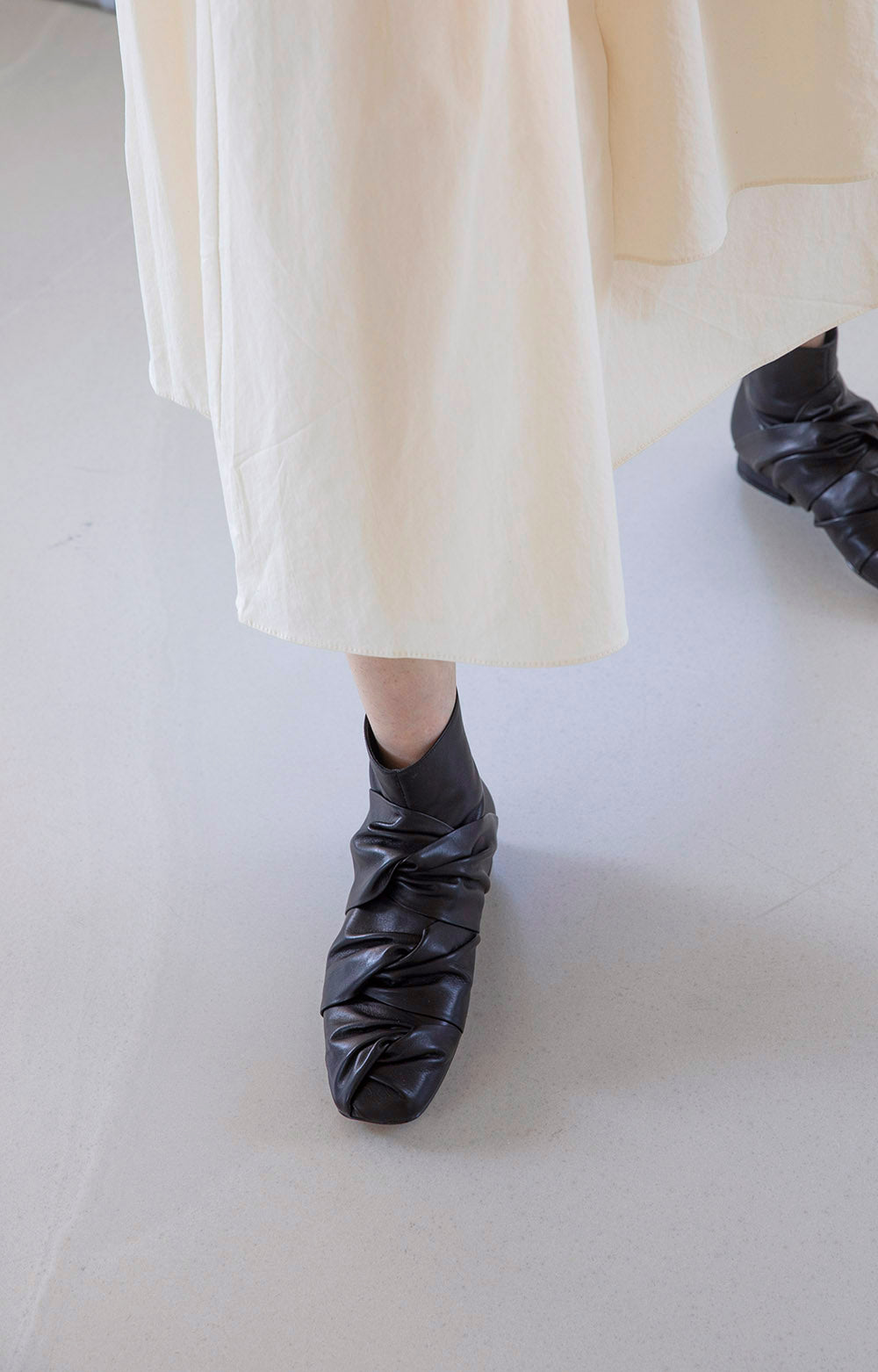 3 KNOTTED ANKLE BOOTS_BLACK