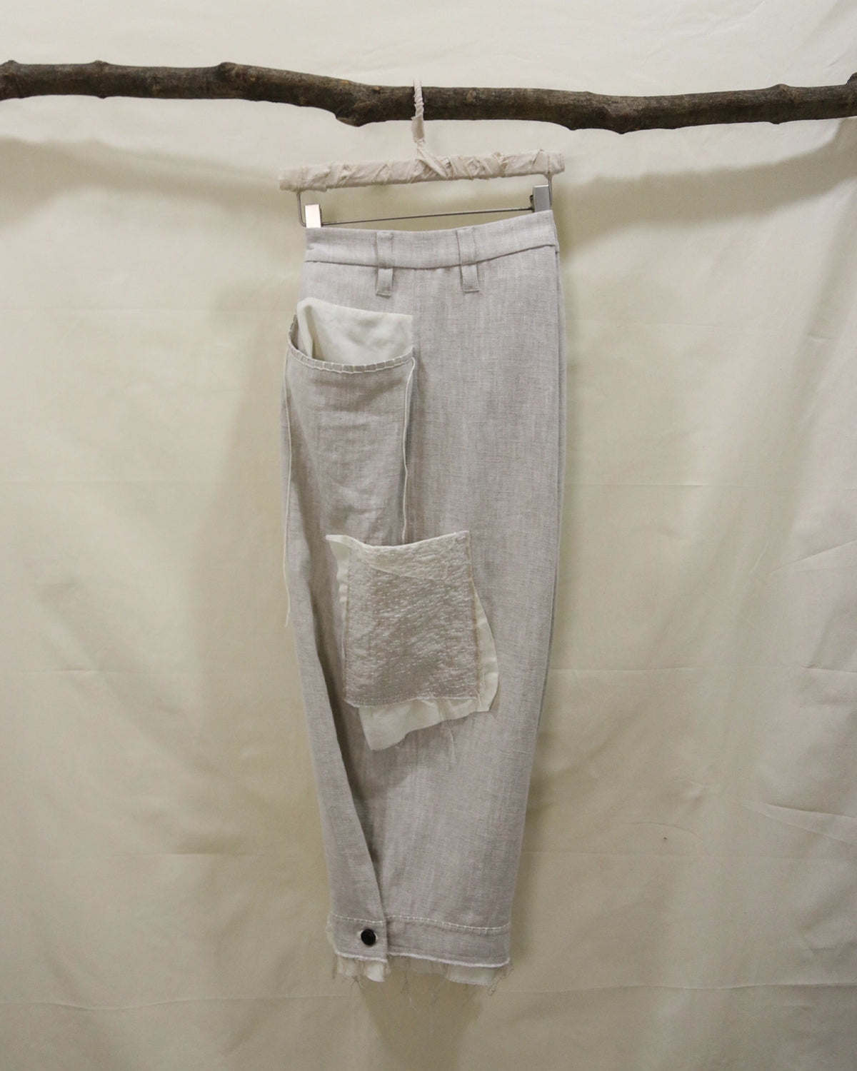 AUROKAWA Cross Stitch Crop Pants Natural side