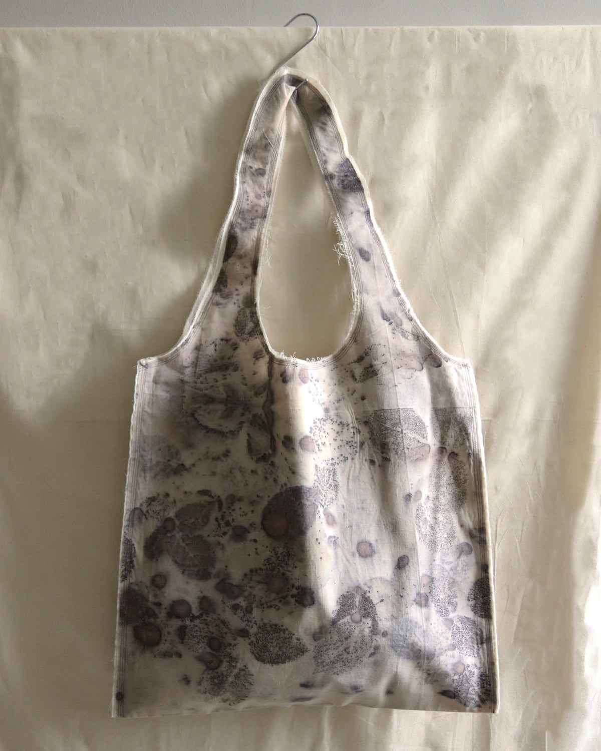 Frayed Rose Dye Tote — Beige