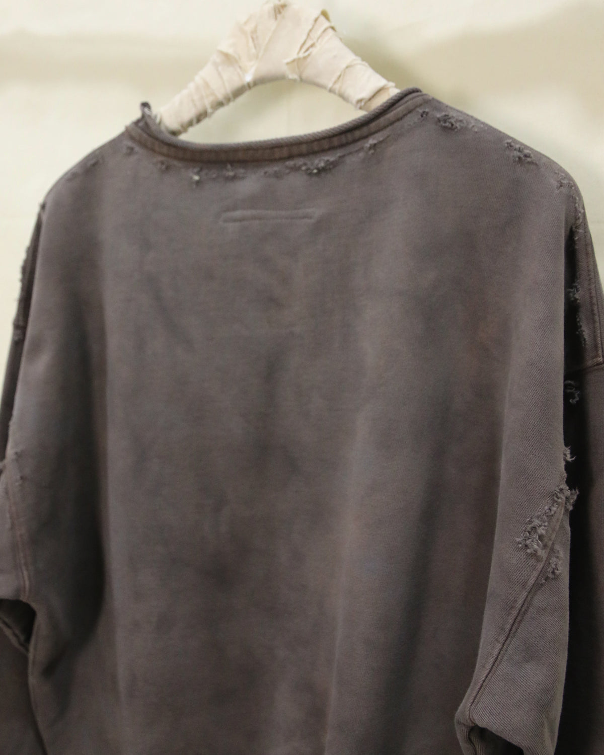 AUROKAWA Natural Aged Sweatshirts Charcoal back neck