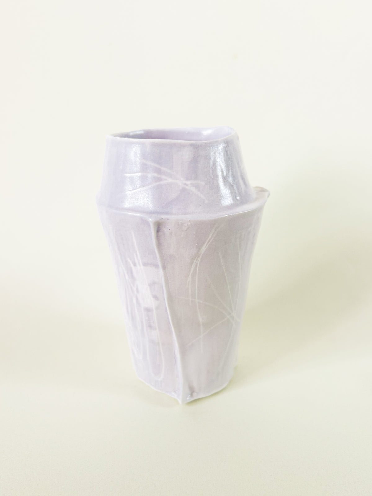 WILD VASE (LONG/PALE PURPLE)