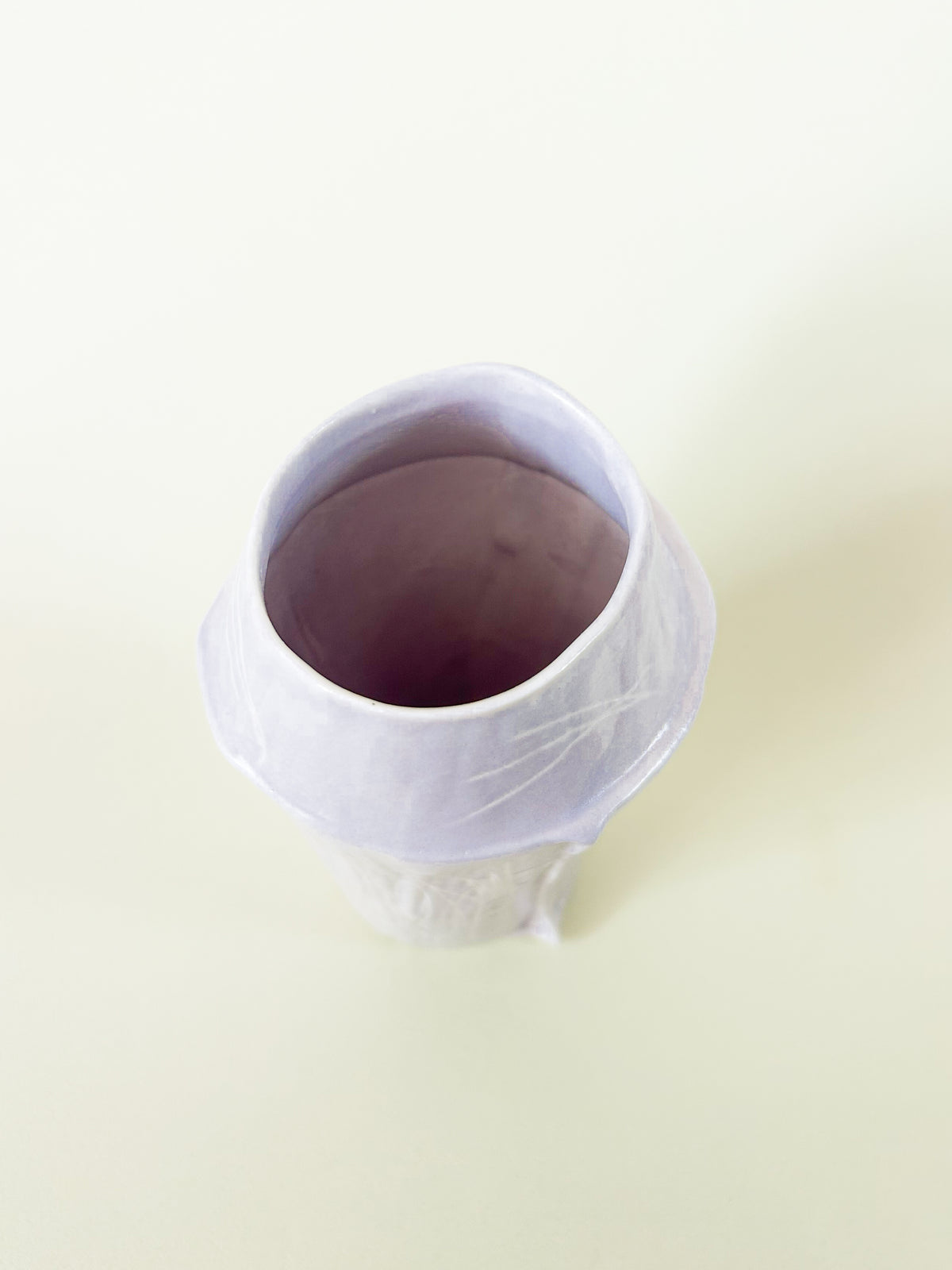 WILD VASE (LONG/PALE PURPLE)