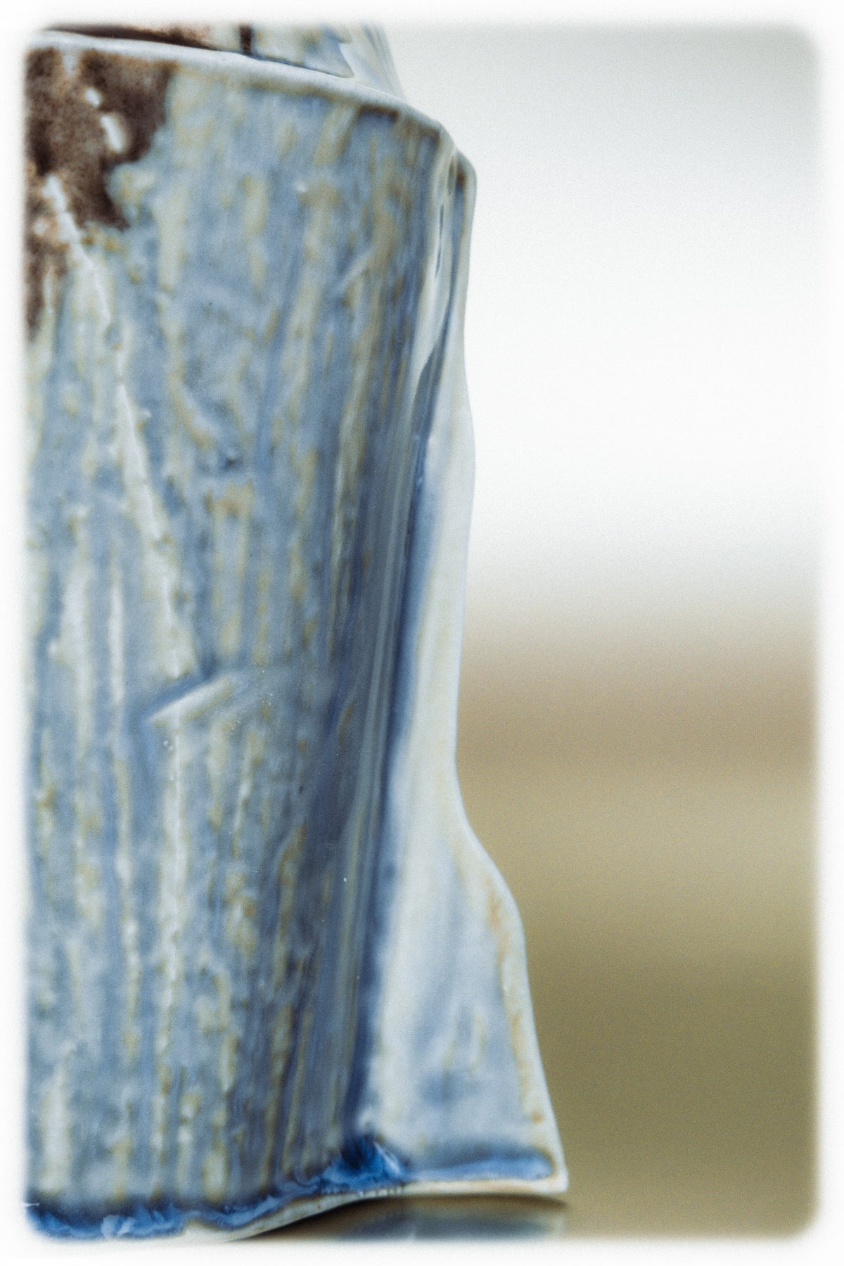 FOAMS OF WAVE WILD VASE (MIDDLE/SKYBLUE) — skyblue