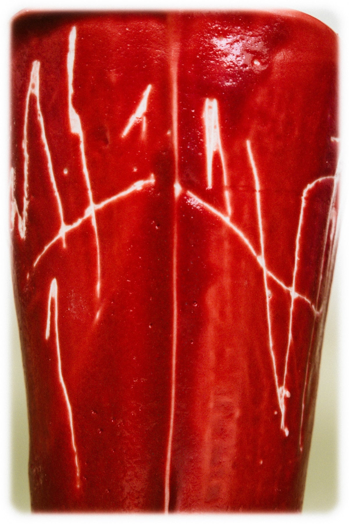FOAMS OF WAVE WILD VASE (SHORT/RED) — red