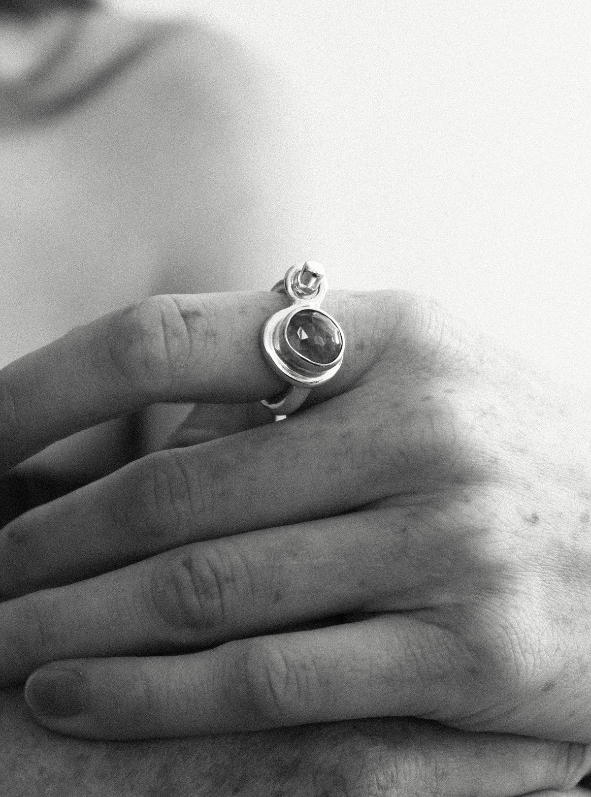 HOUSE OF SHIFFON CITRINE LOOP RING