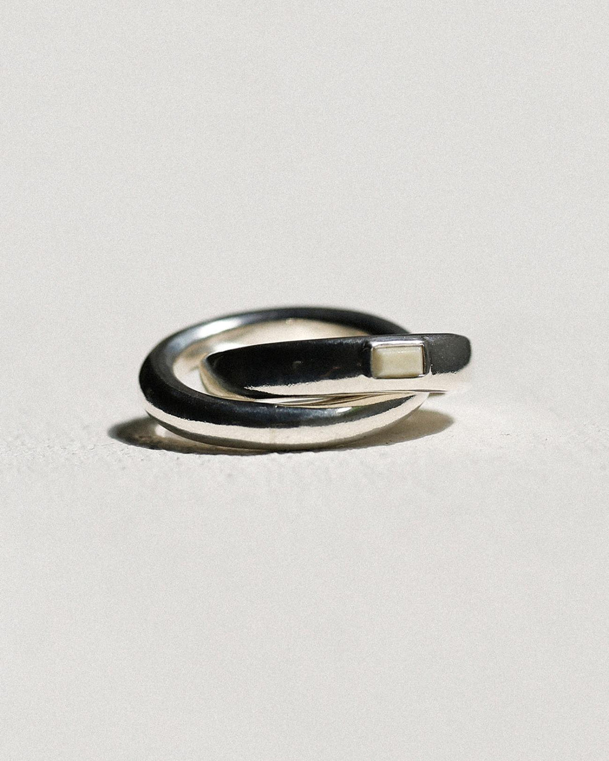 HOUSE OF SHIFFON dos ring ivory