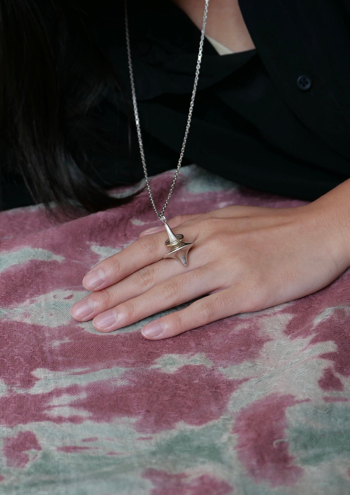 JUI GRAND TOP NECKLACE — Silver