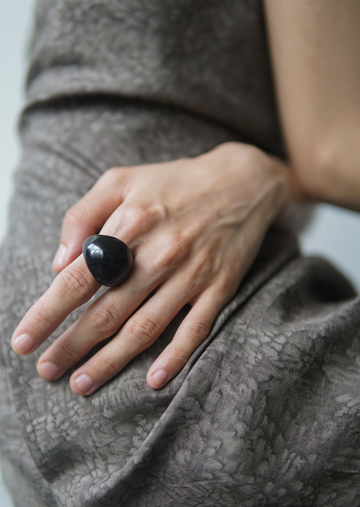 Oiks Ring in Black