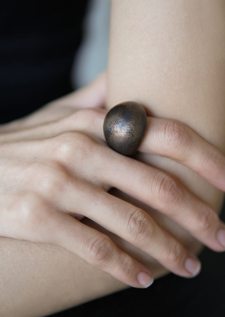 Oiks Ring in Vintage Gold