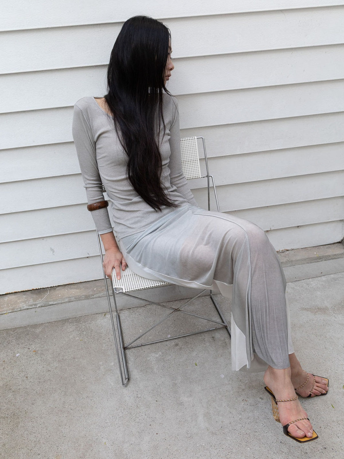 PERSONAL LANGUAGE Drop skirt II Ice grey/white seated