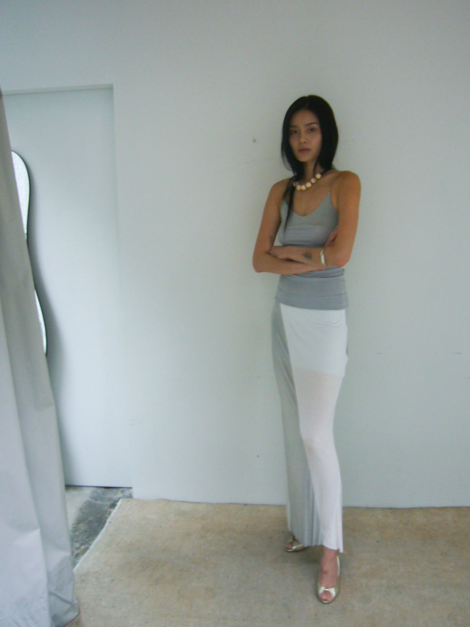 PERSONAL LANGUAGE Selene chain sleeveless Ice grey side