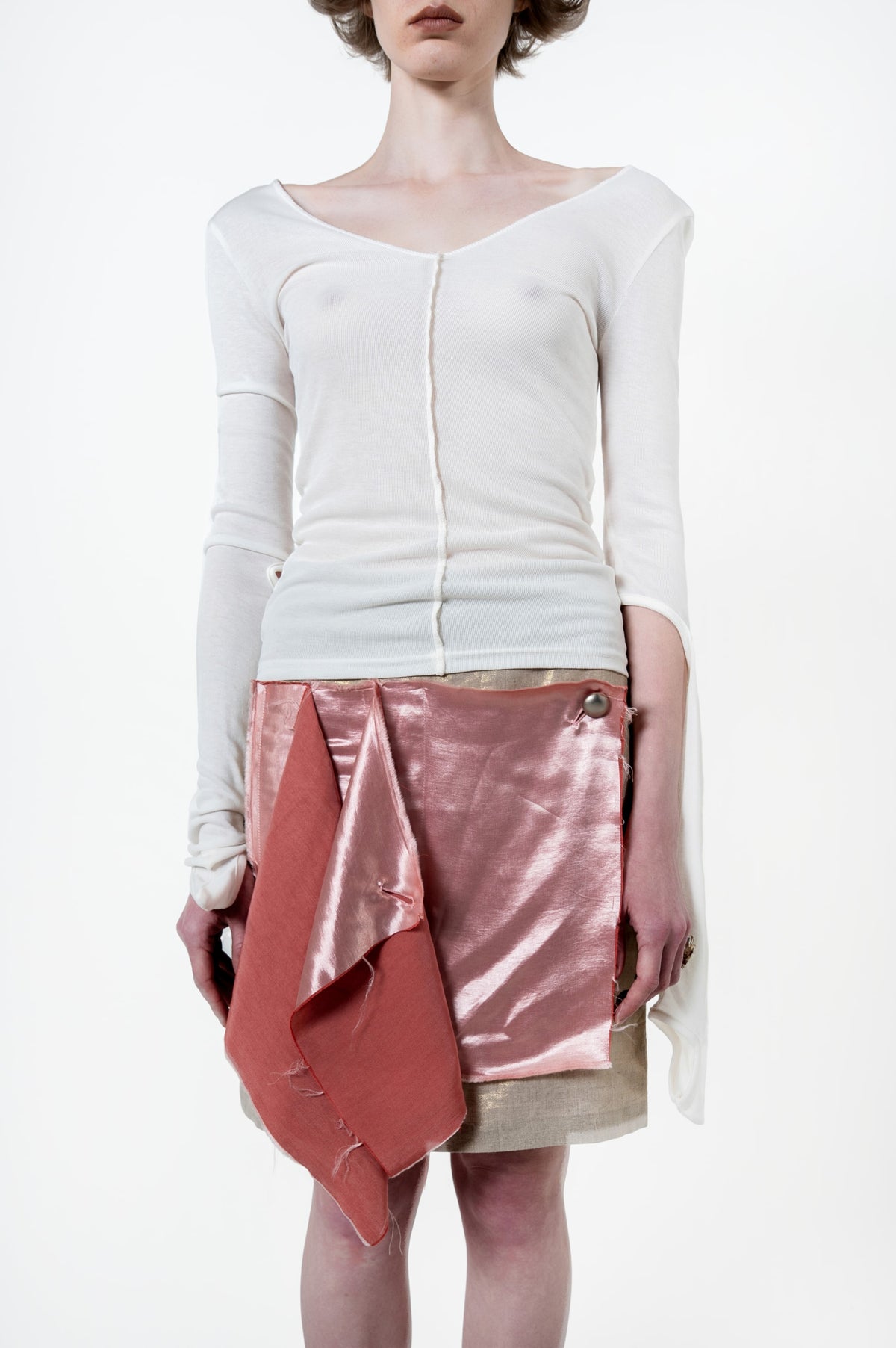 PUNCTUM Book on skirt