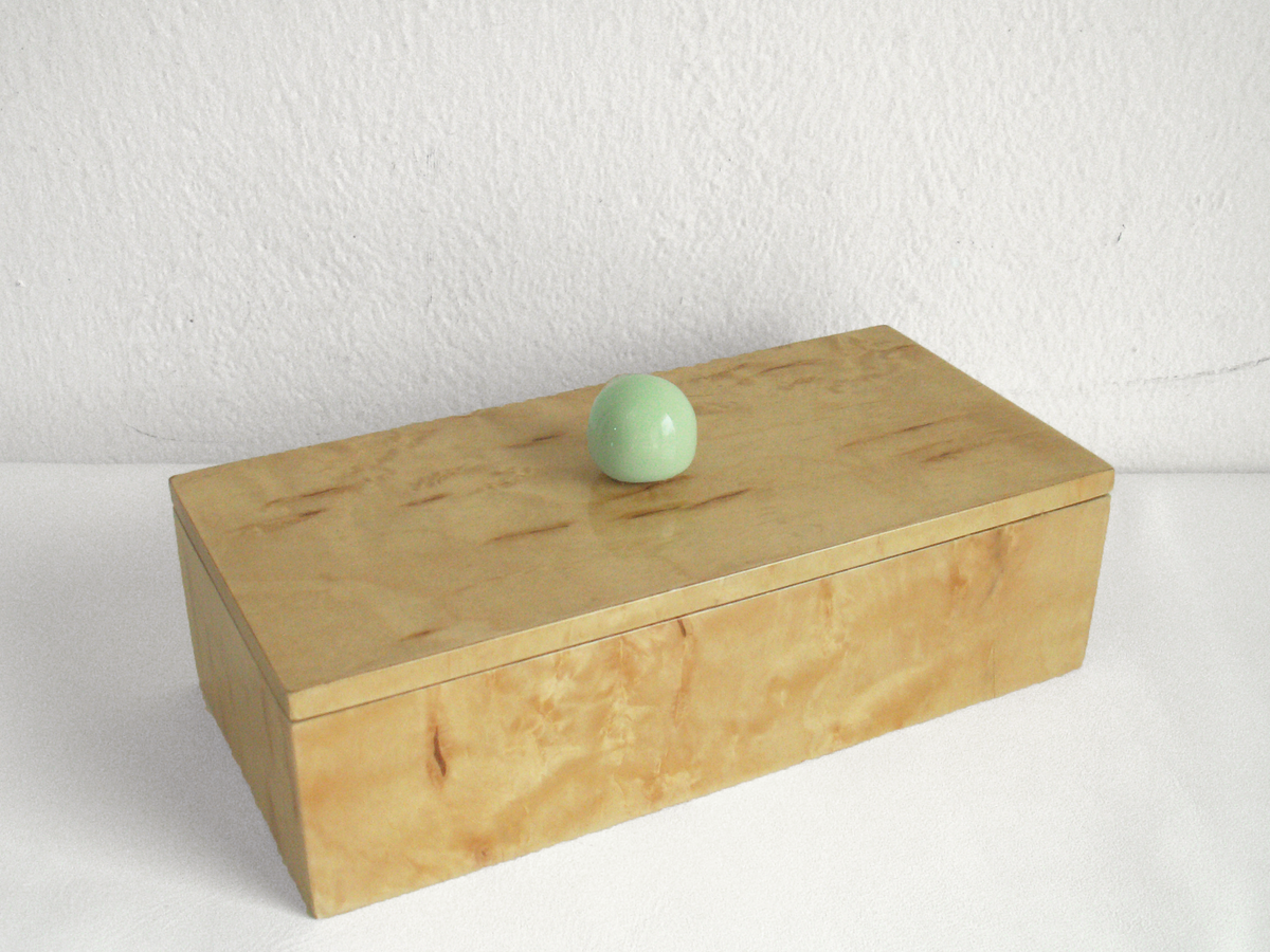 SELF COMB Burl Box