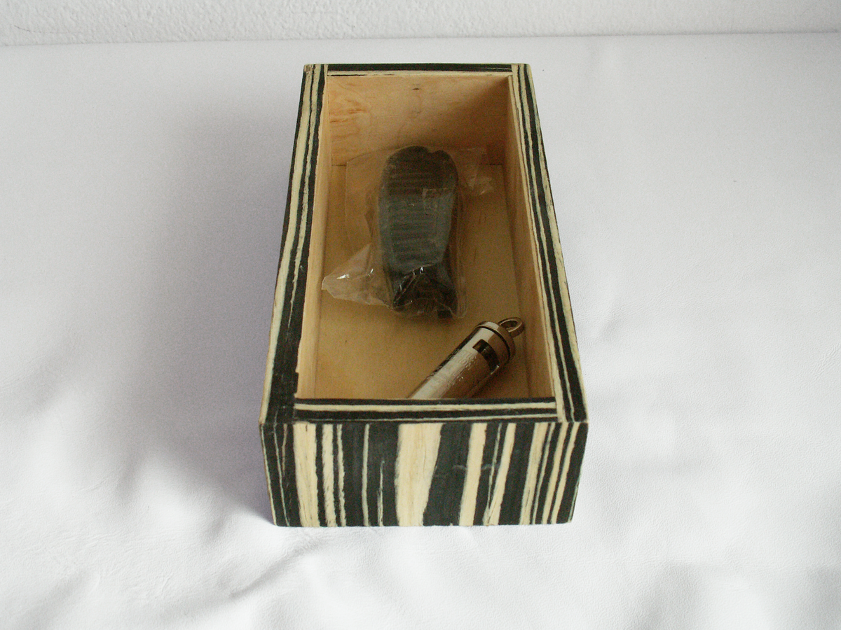 SELF COMB Burl Box