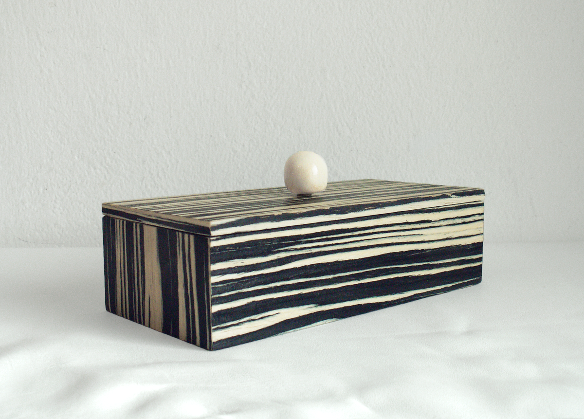 SELF COMB Burl Box