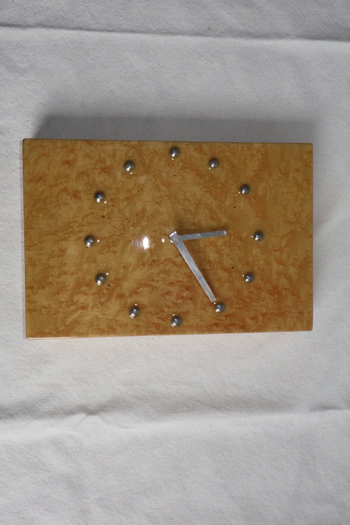 SELF COMB Burl Clock 01