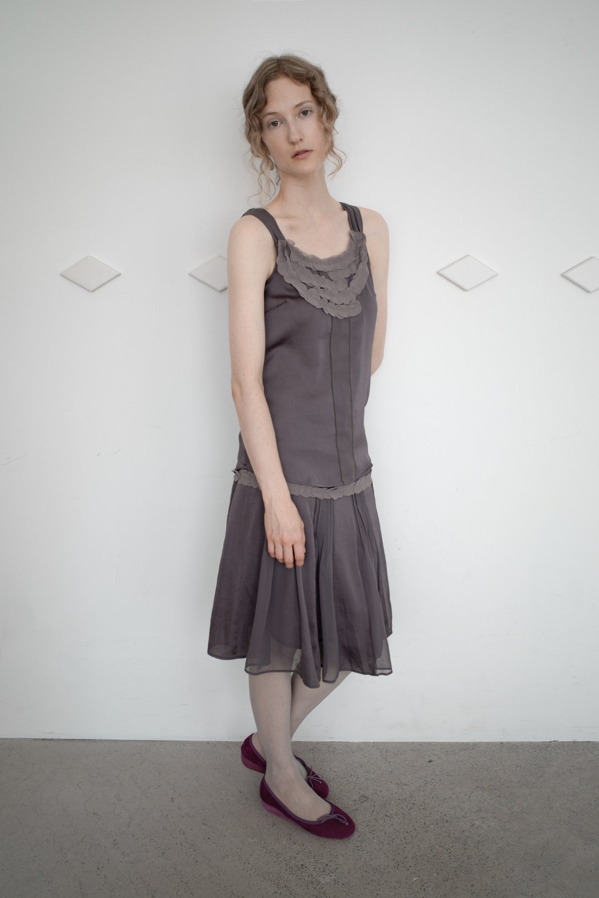 ORB APPLIQUE SKIRT (Charcoal)