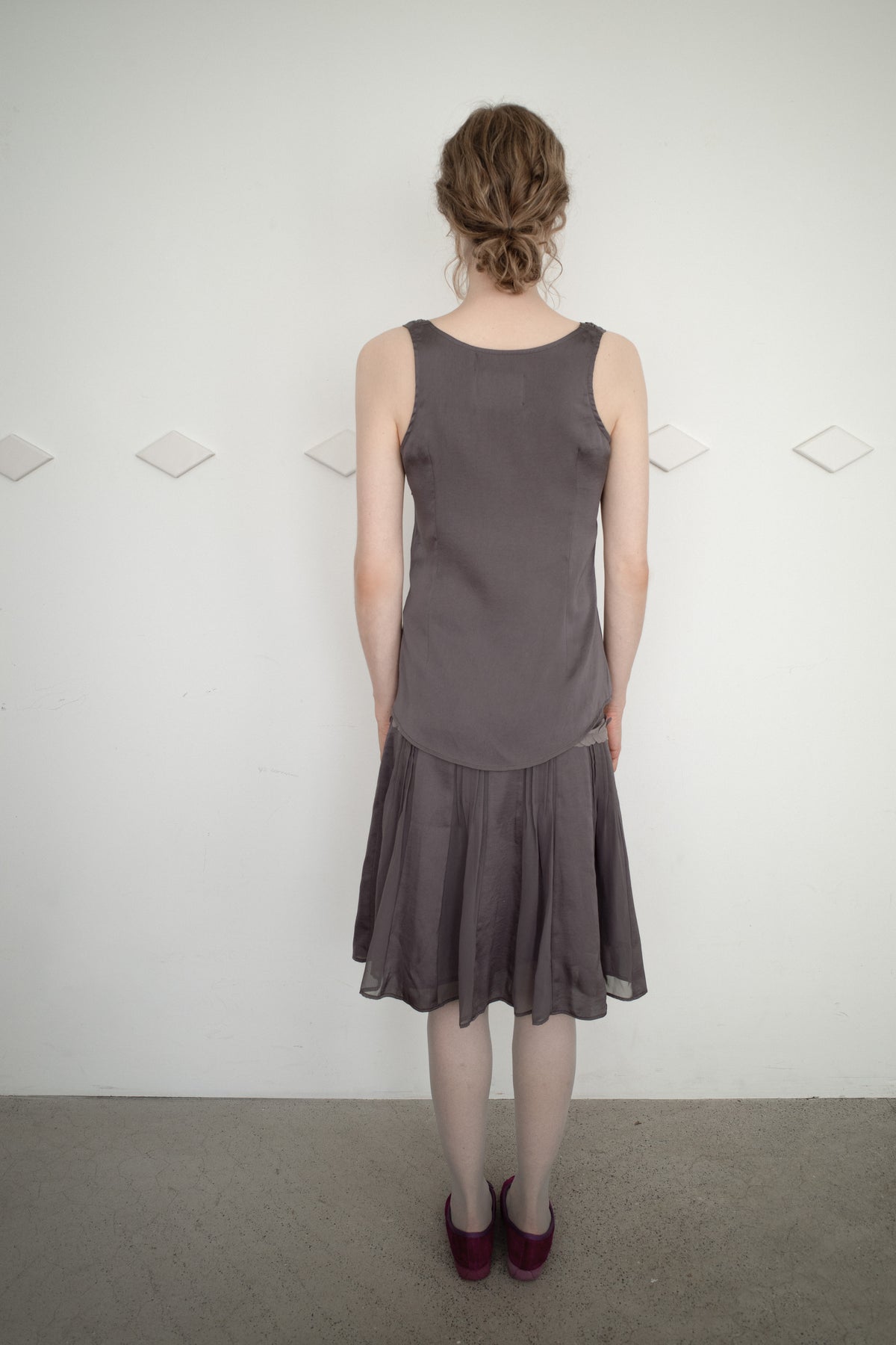 ORB APPLIQUE SKIRT (Charcoal)