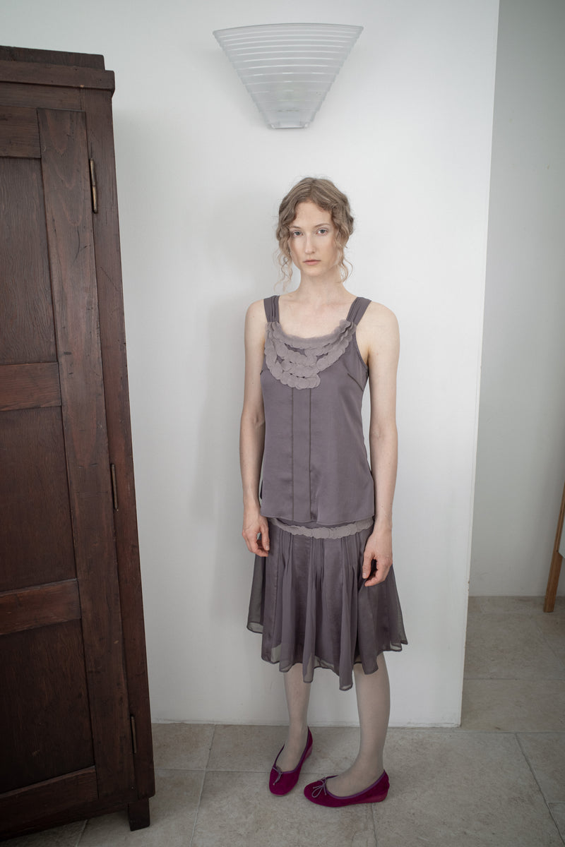 ORB APPLIQUE SKIRT (Charcoal)