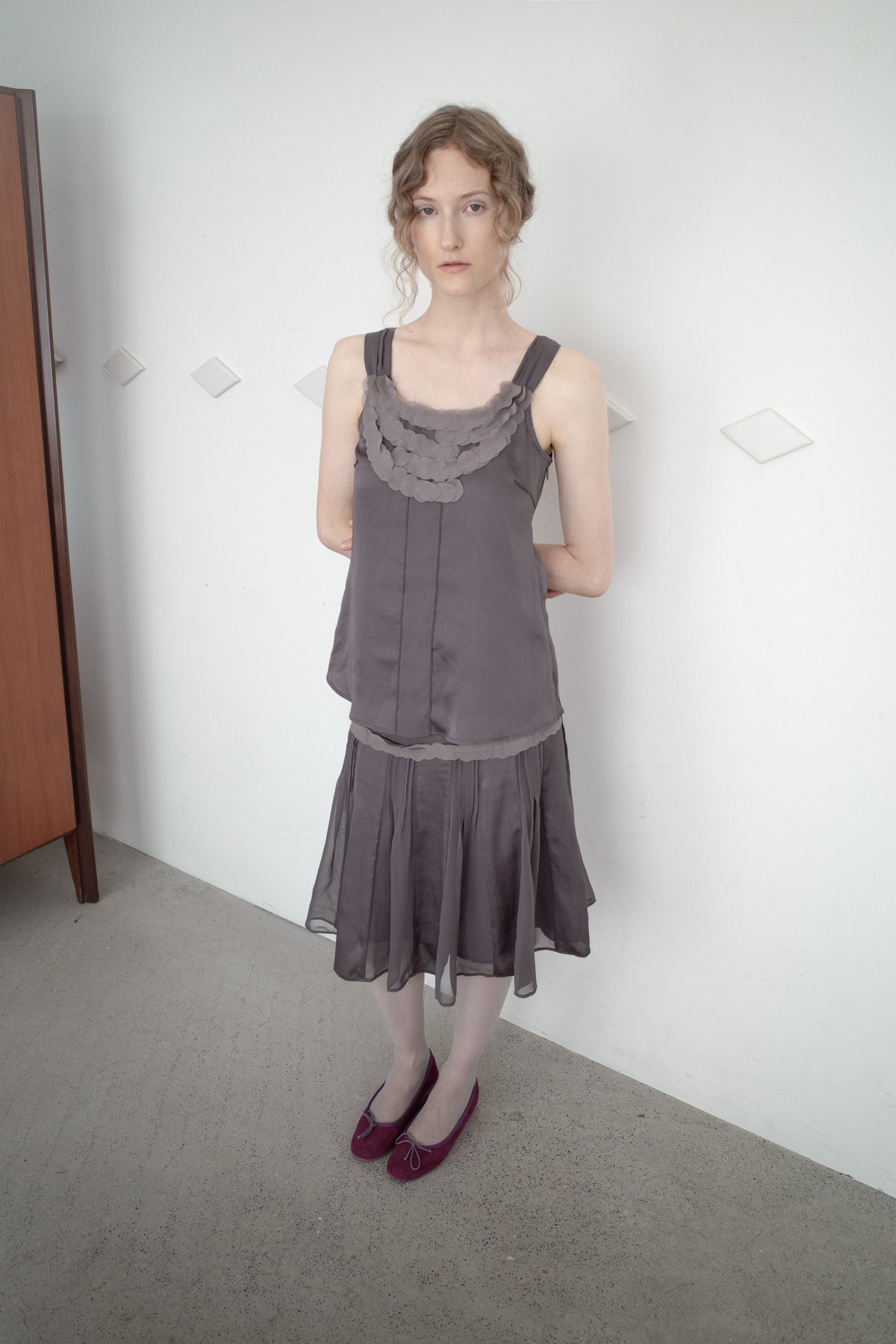 ORB APPLIQUE SKIRT (Charcoal)