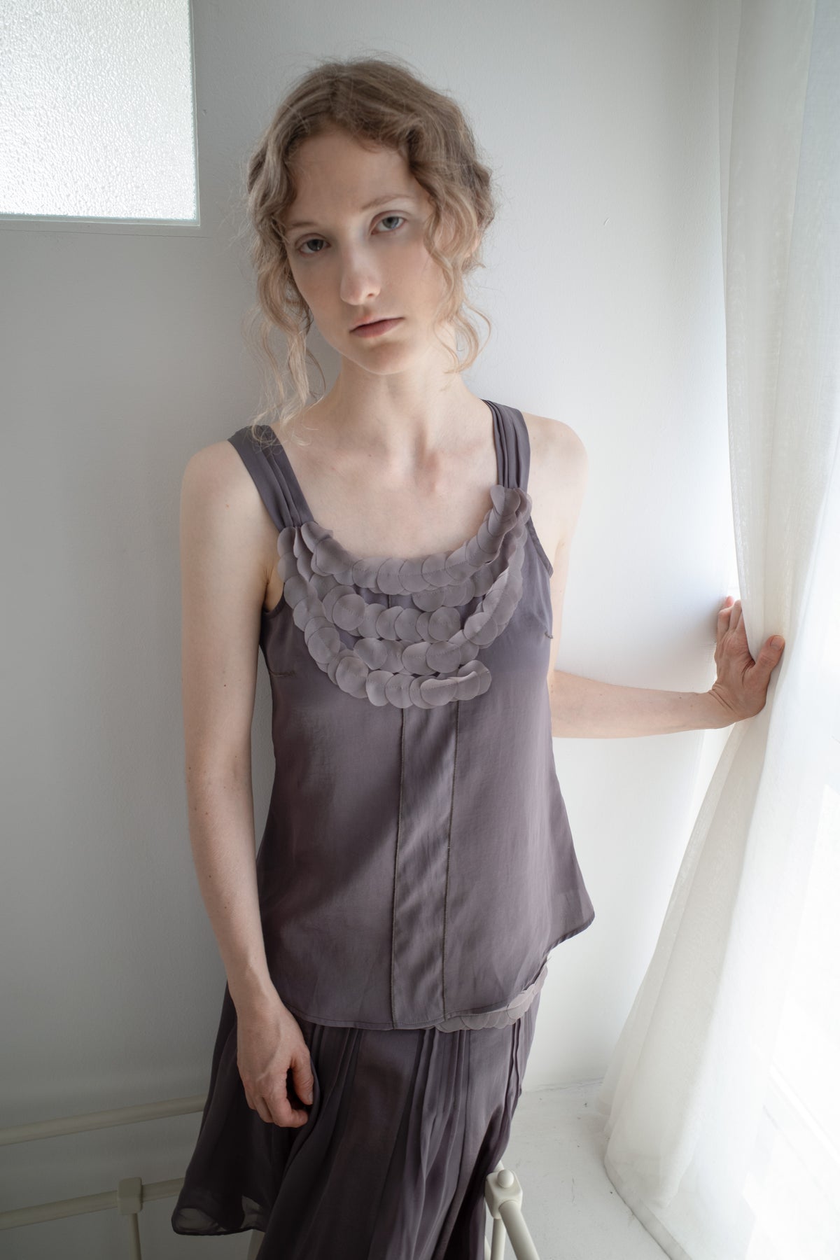 ORB APPLIQUE SKIRT (Charcoal)