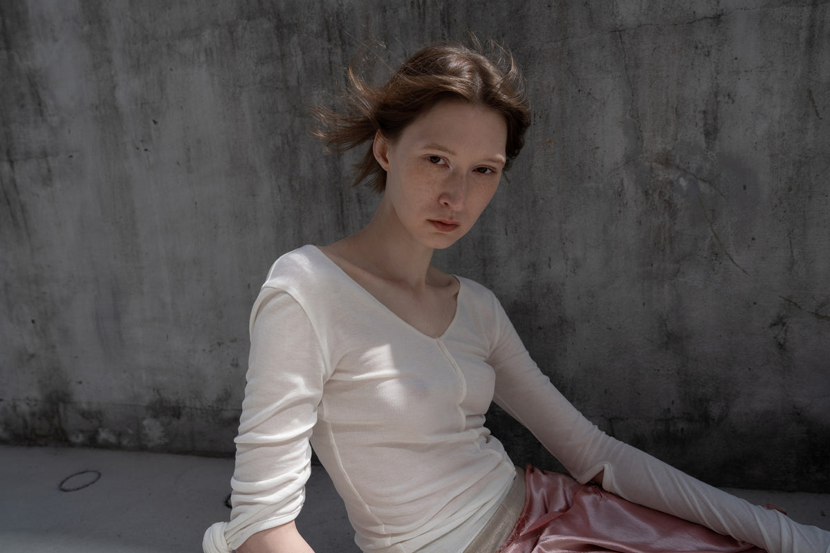 PUNCTUM 4-gate sleeve (white)