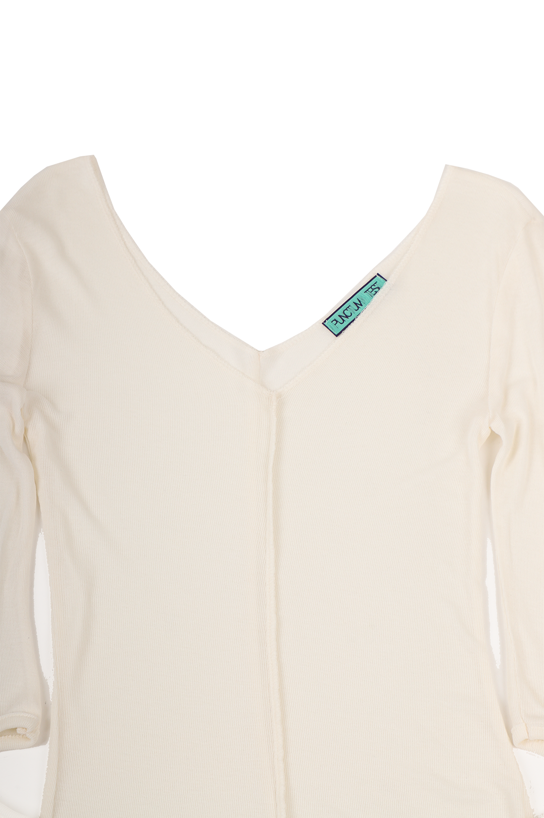 PUNCTUM 4-gate sleeve white detail 1