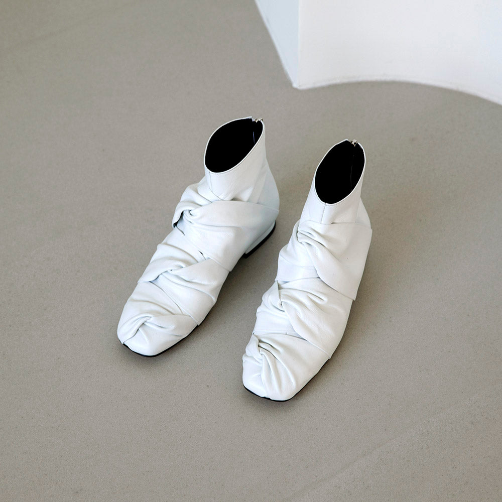 MOORE 3 Knotted Ankle Boots White
