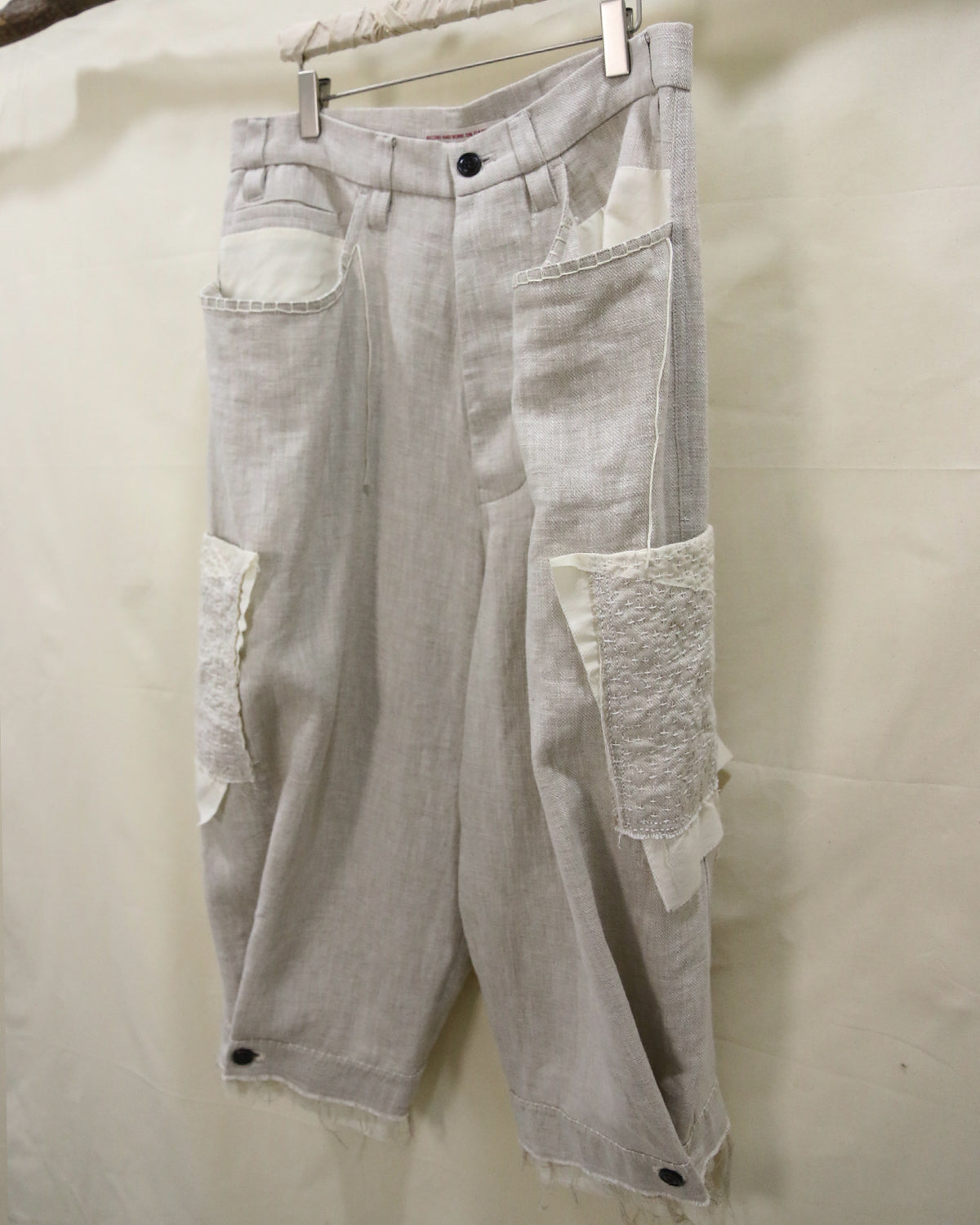 AUROKAWA Cross Stitch Crop Pants Natural 45 degree