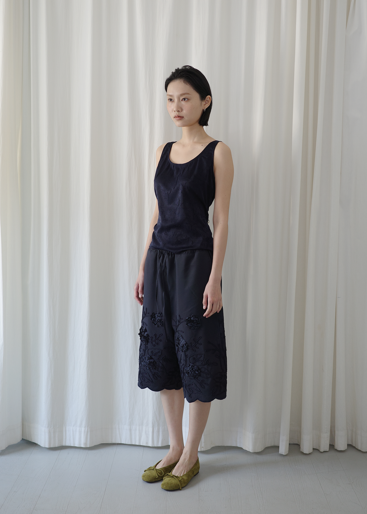 HWI POPPY HALF PANTS — NAVY