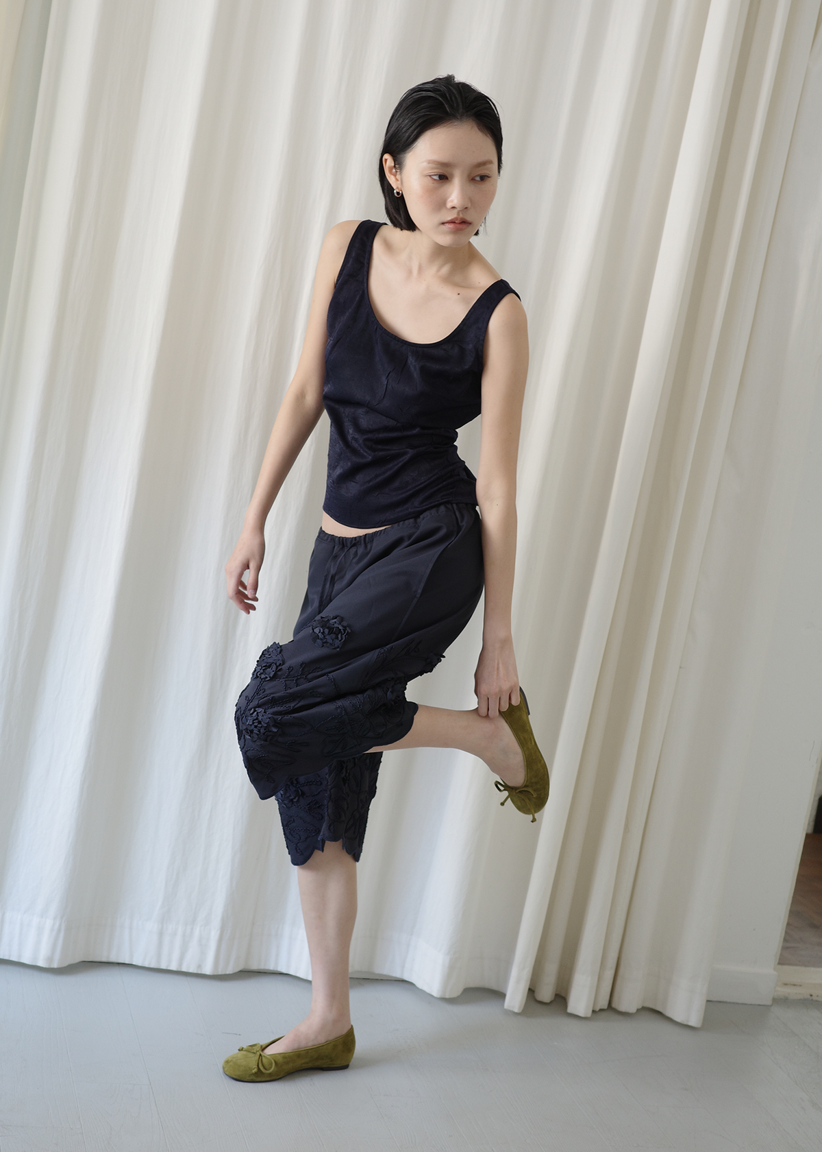 HWI POPPY HALF PANTS — NAVY