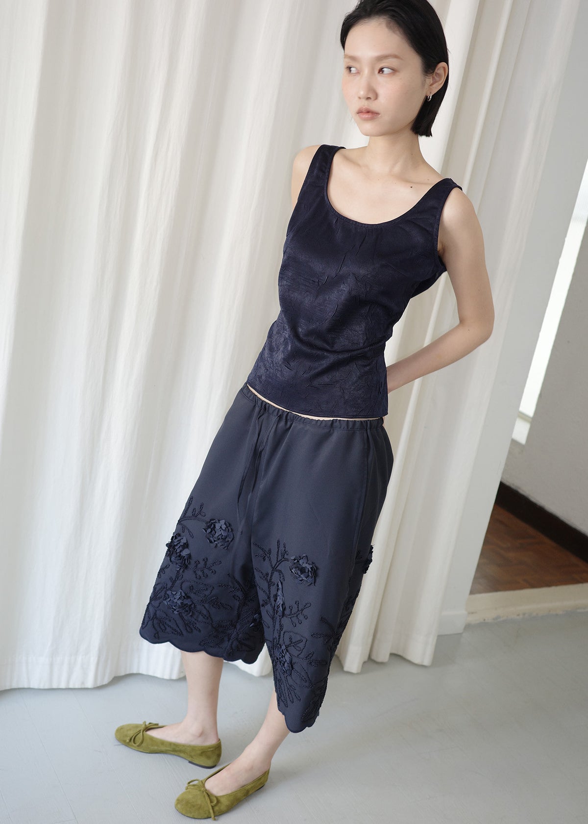 HWI WRINKLE TOP — NAVY