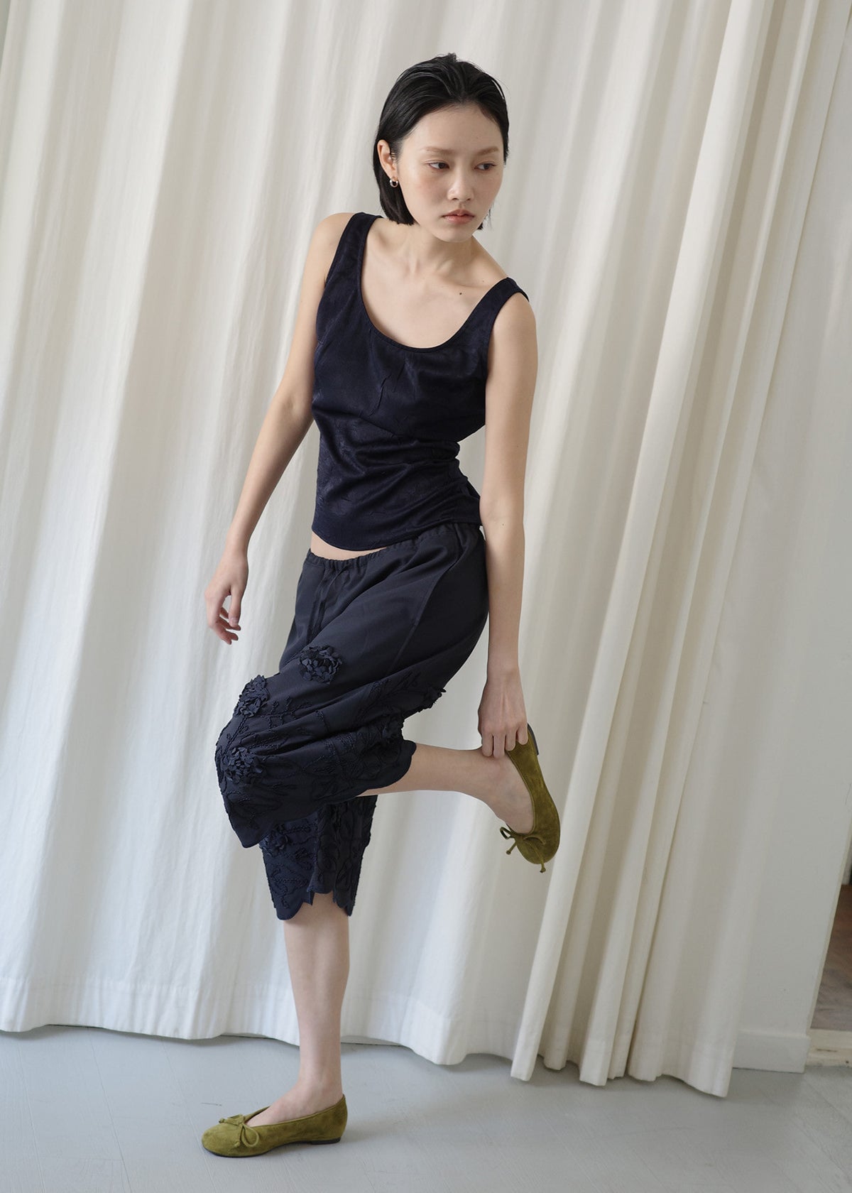 HWI WRINKLE TOP — NAVY