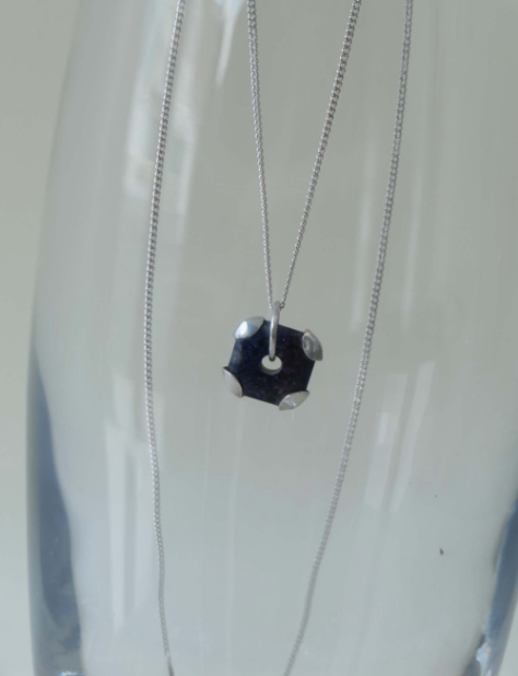 BLUE FRAME NECKLACE