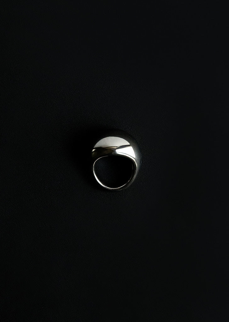 Oiks Ring in Platinum