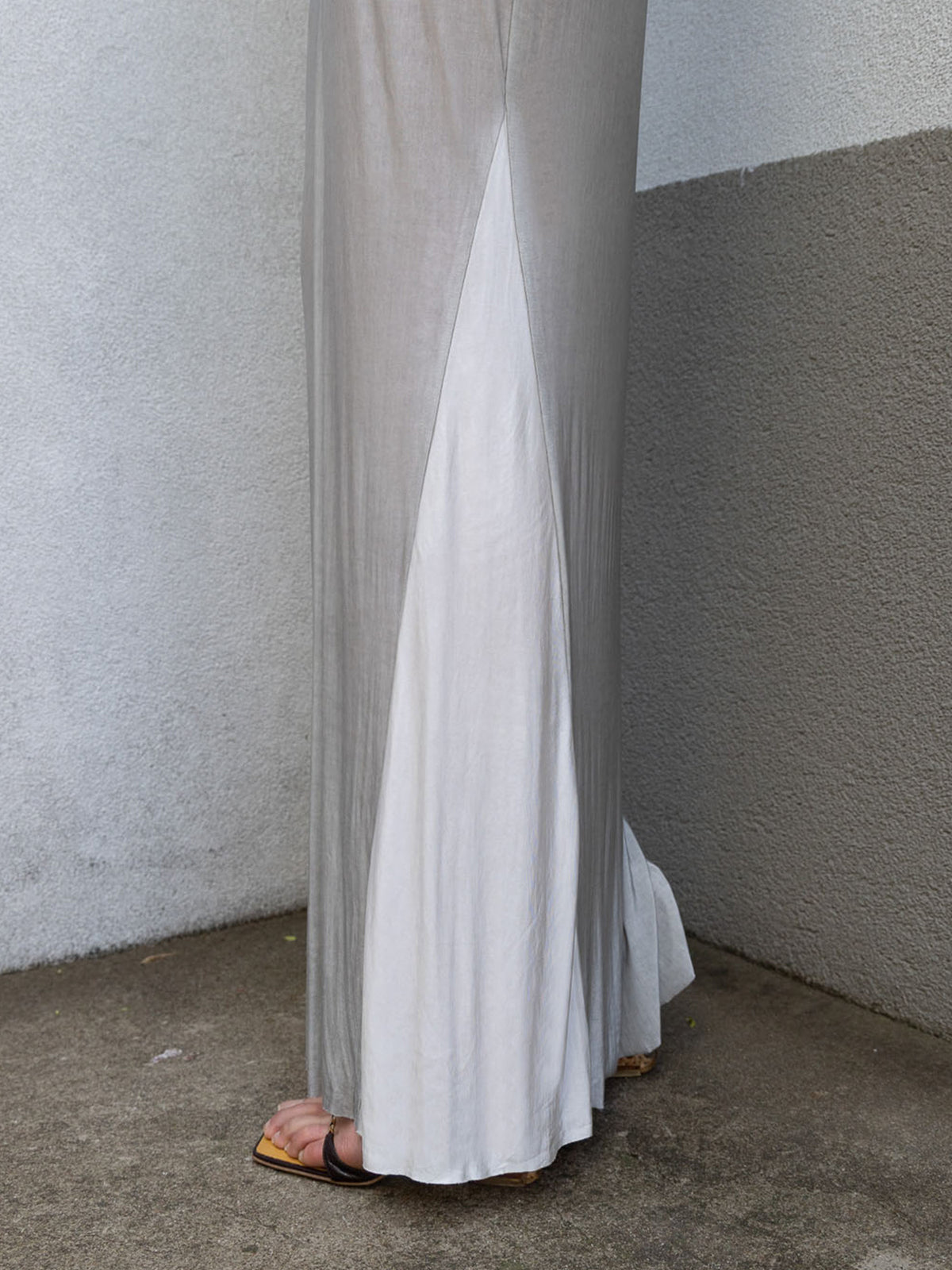 PERSONAL LANGUAGE Drop skirt II Ice grey/white hem detail