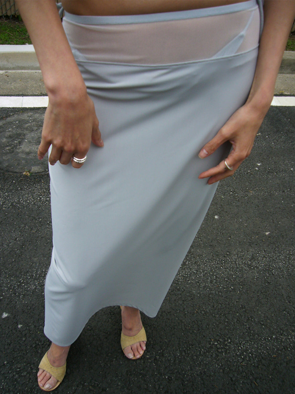 PERSONAL LANGUAGE Floating skirt Dove grey detail