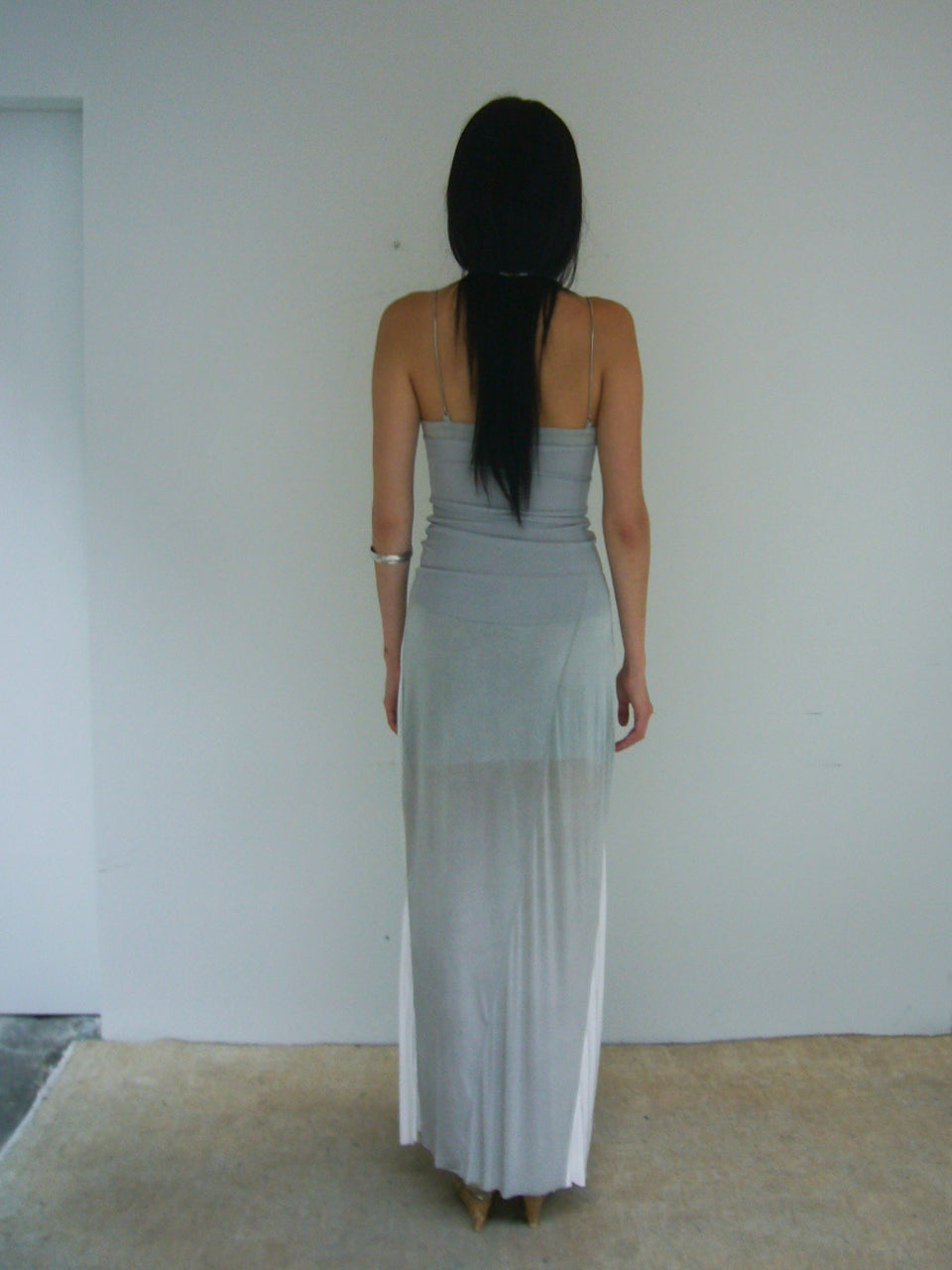 PERSONAL LANGUAGE Selene chain sleeveless Ice grey back