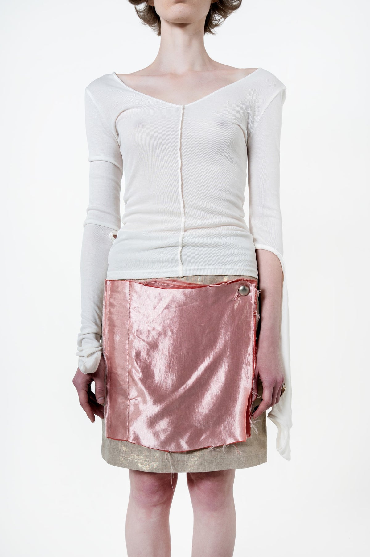 PUNCTUM Book on skirt