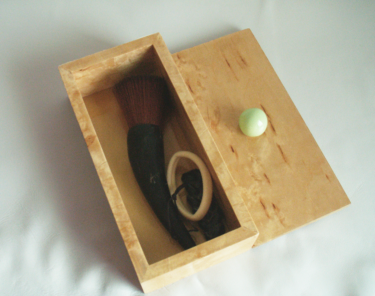 SELF COMB Burl Box