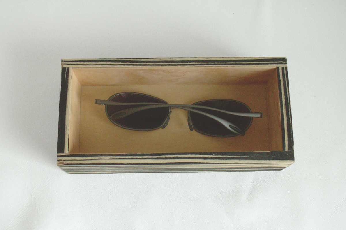 SELF COMB Burl Box