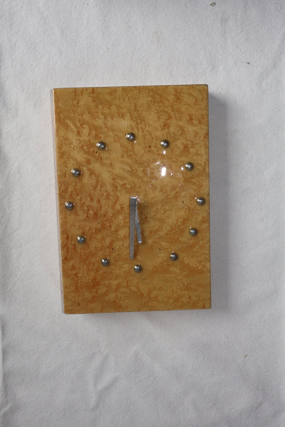 SELF COMB Burl Clock 01